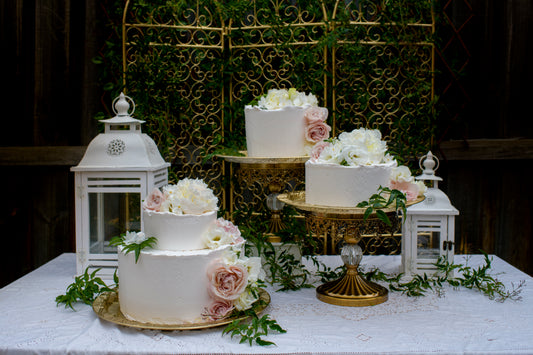 Royal Cake Buffet With Roses