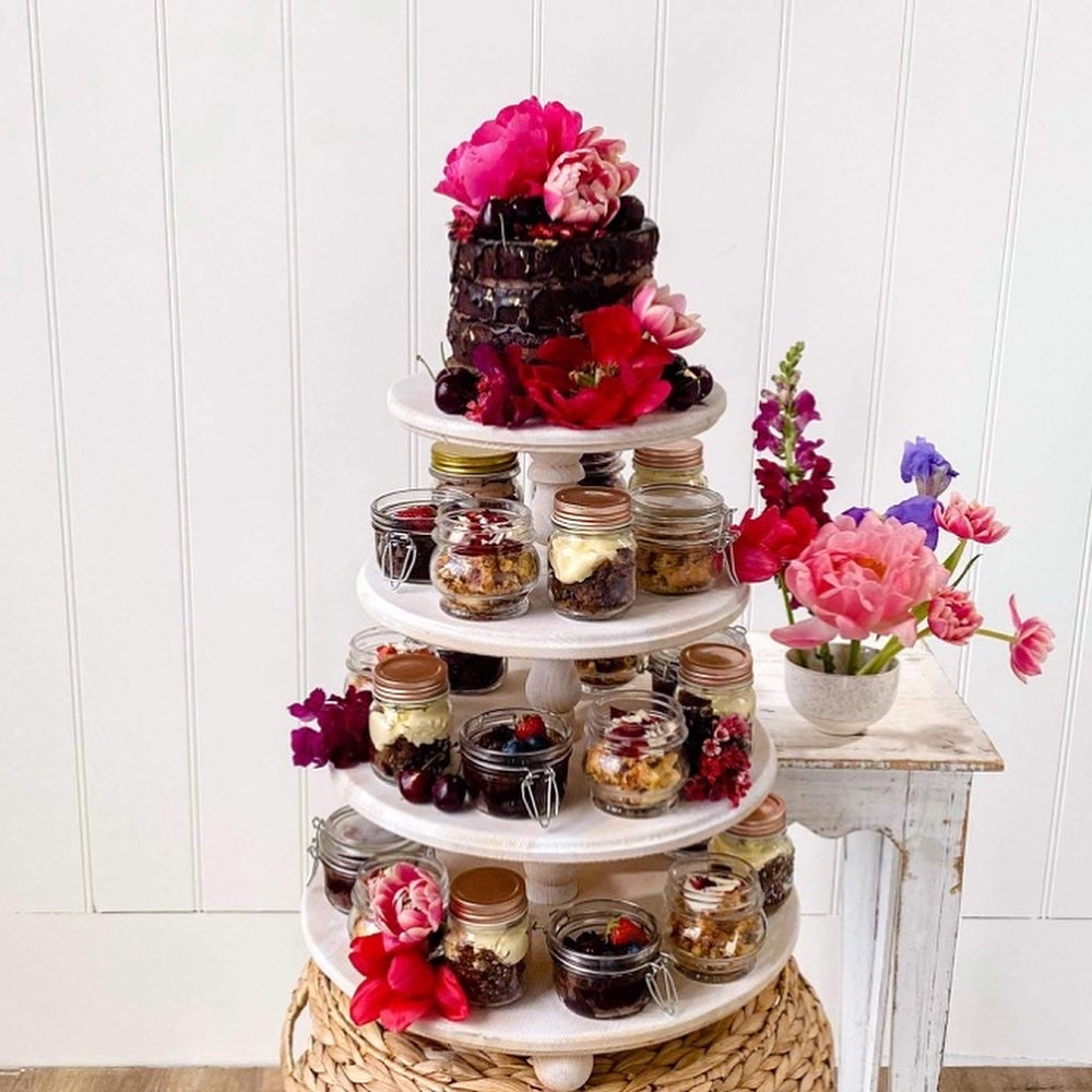 Dessert Jar Tower with Cutting Cake