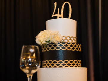 Hollywood Black, White & Gold Cake