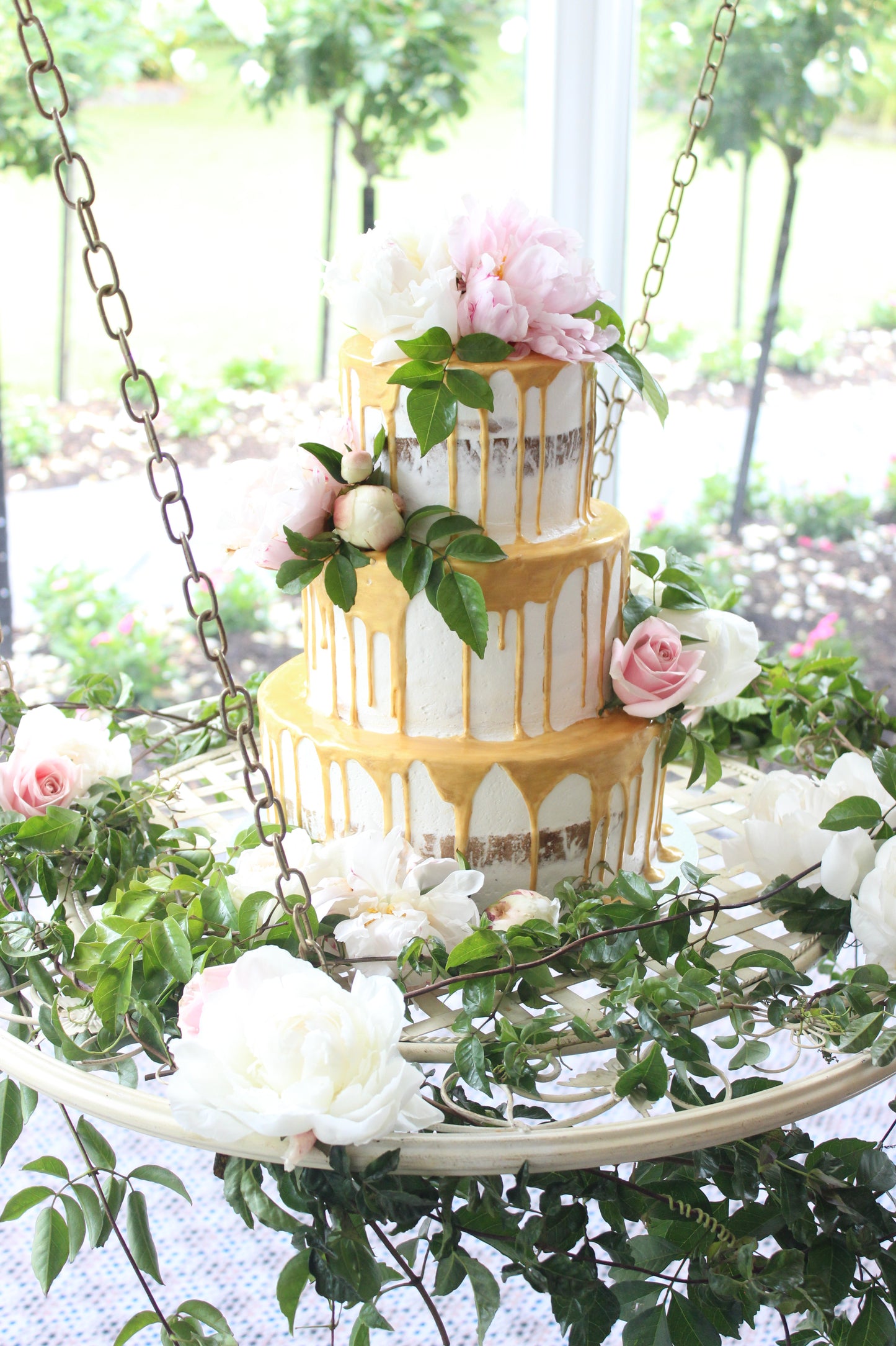 Hanging 3 Tier Semi Naked With Gold Drizzle & Roses